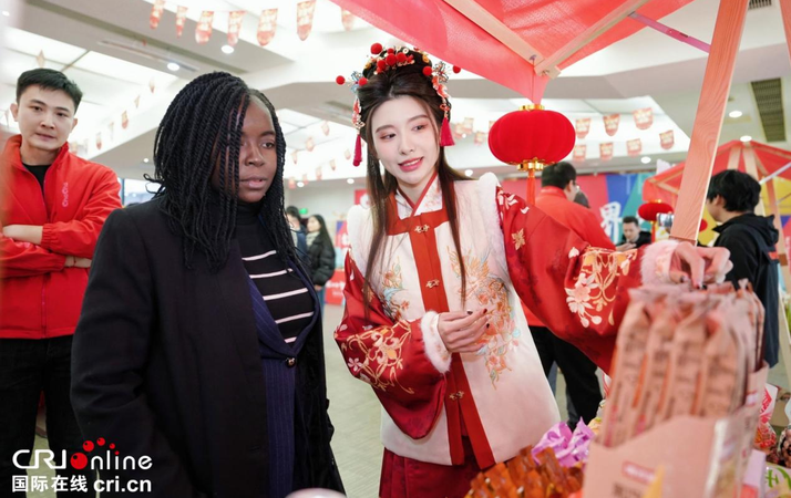 【机遇中国】一颗坚果的无限机遇 驻华使节参访洽洽食品透明工厂